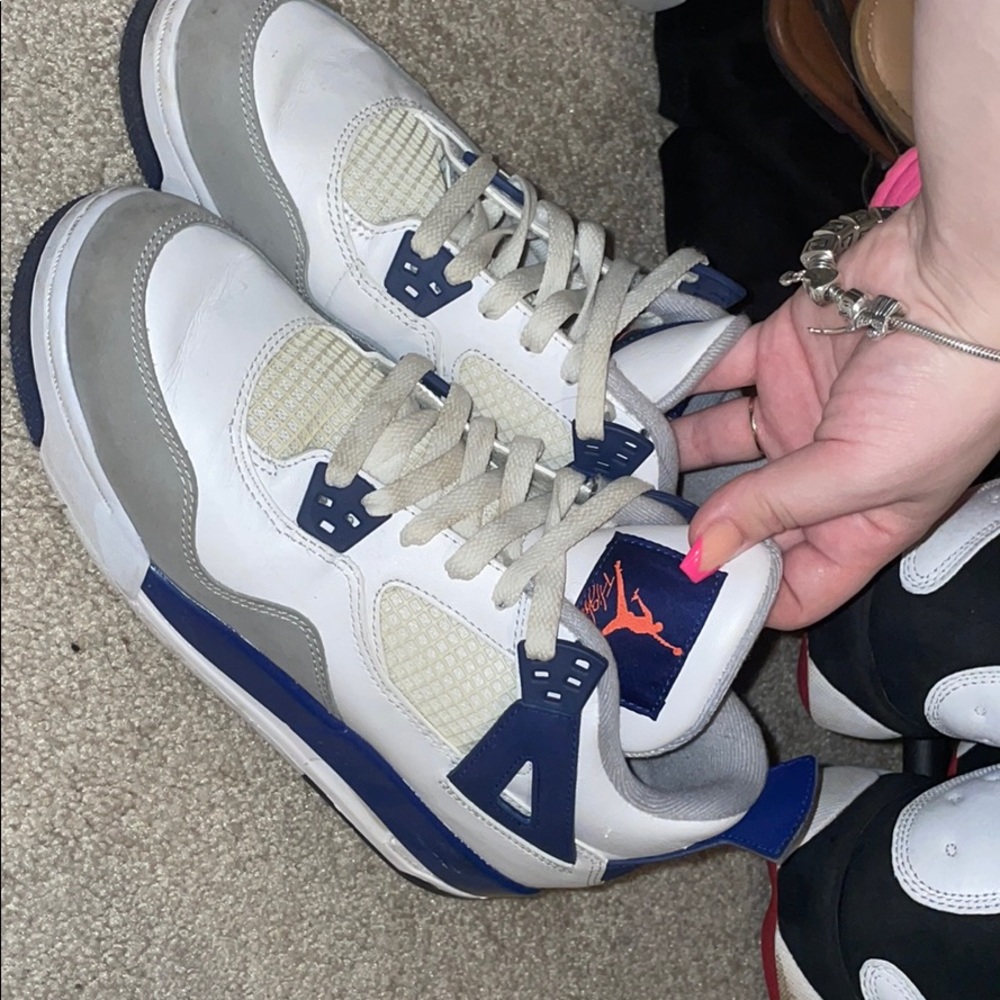 Jordan 4s